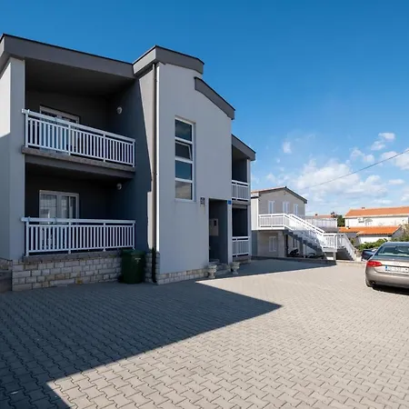 Appartement By The Sea - 20172 *