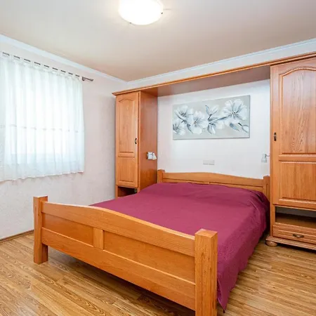 Apartman By The Sea - 20172 *