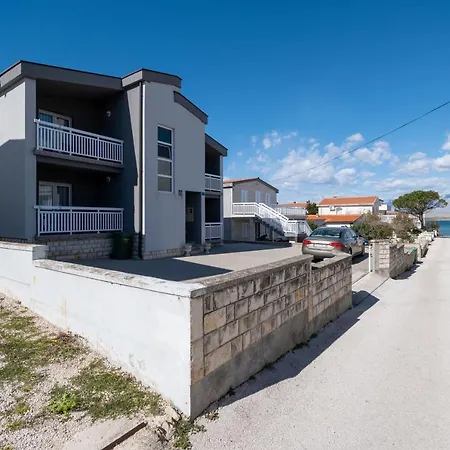 By The Sea - 20172 Apartment Vir