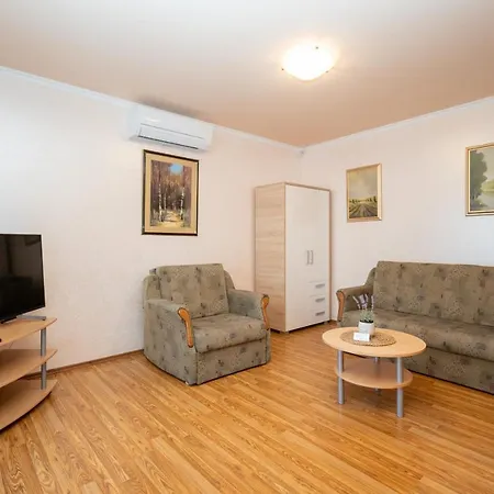 By The Sea - 20172 Apartment