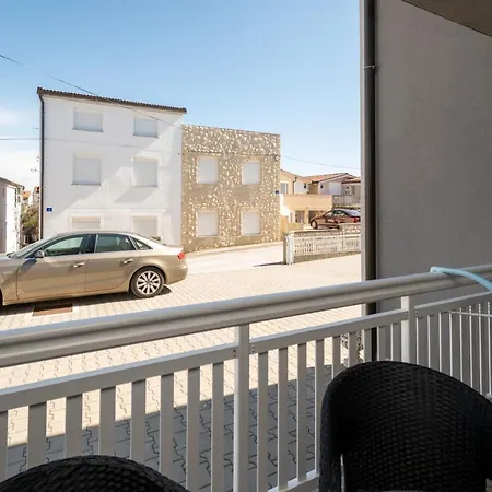 Apartment By The Sea - 20172 Vir