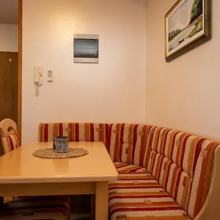 Apartment By The Sea - 20172
